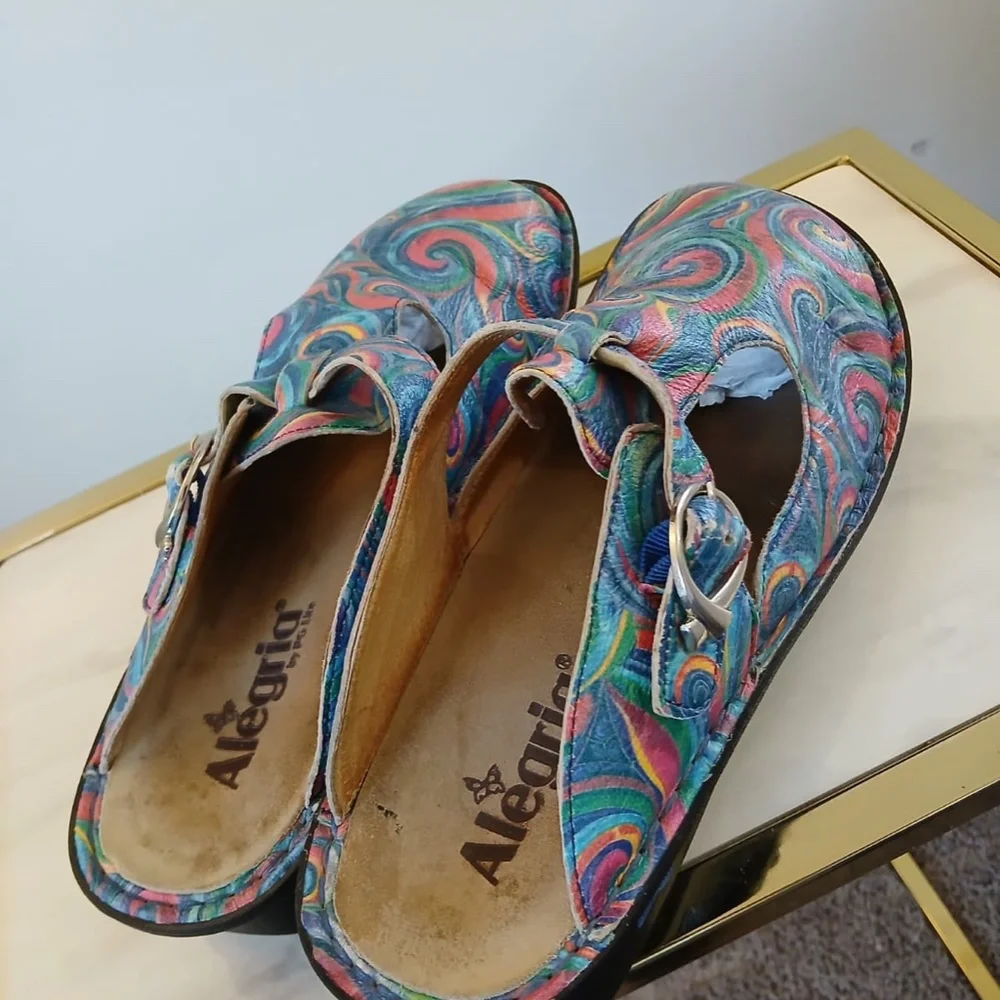Alegria Vibrant Swirl Unique Fashion Statement Shoes Size 39.